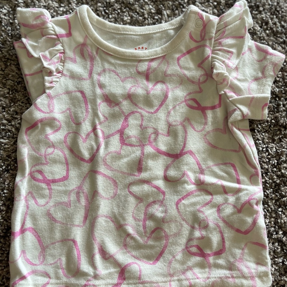 Cat & Jack 3-6 months Short Sleeve Shirt with Pink Heart Print and Ruffles